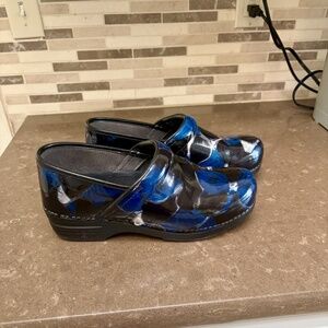 Dansko XP Professional Clogs Marbled Blue Black Size 41 Womens 10.5-11